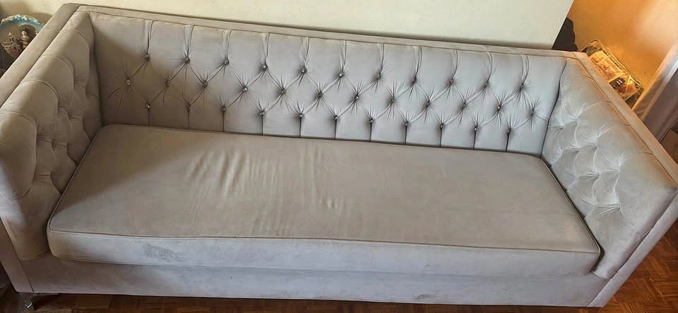Sofa and 2 armed chairs