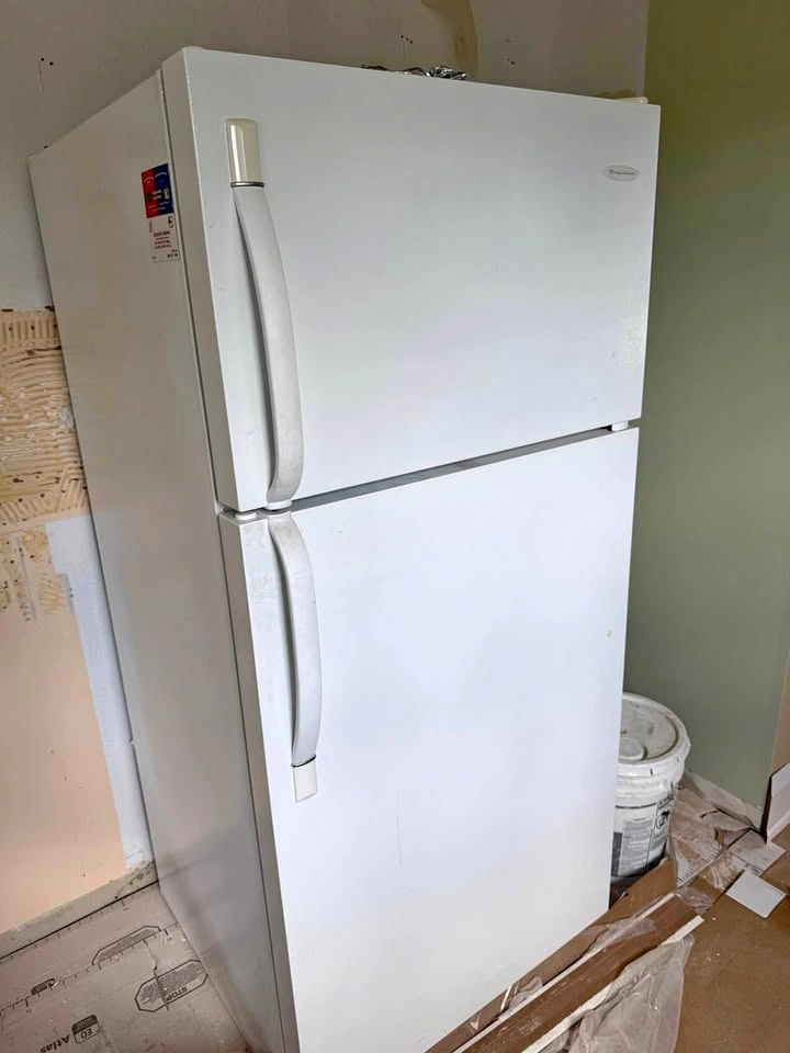Fridge need gone asap