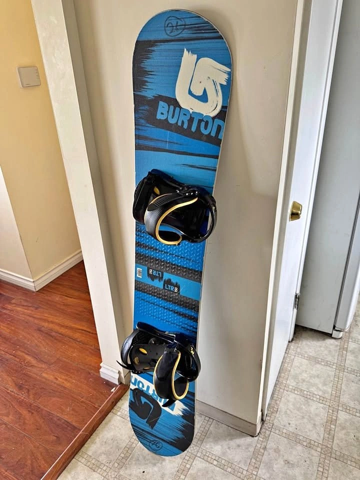 Burton Snowboard with M binding 150cm