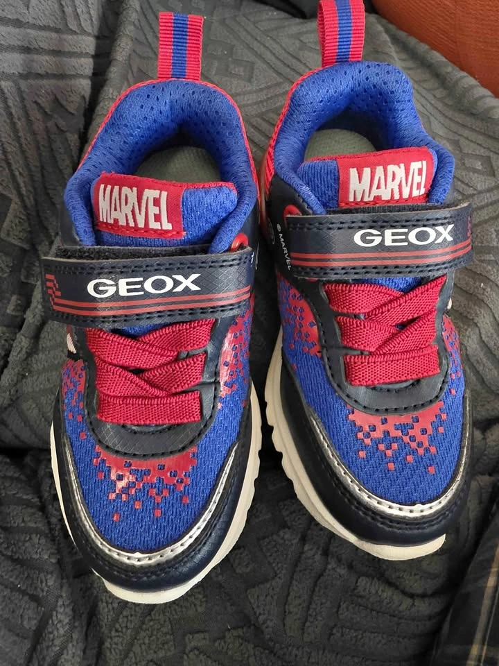 Geox Toddler sneakers Size 24 or US 8