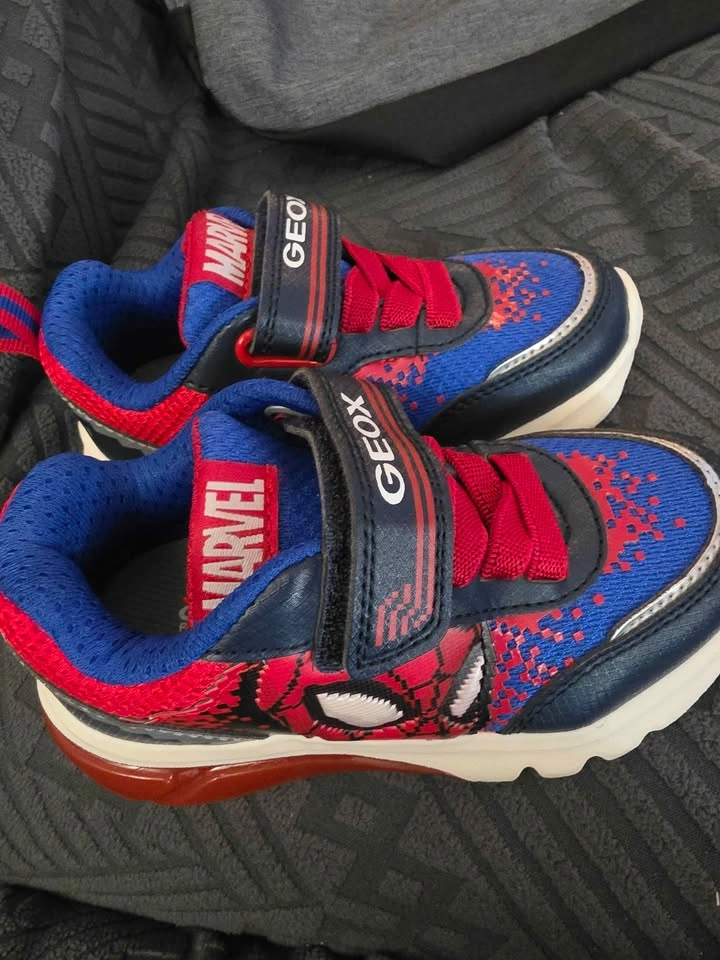 Geox Toddler sneakers Size 24 or US 8 - photo 2