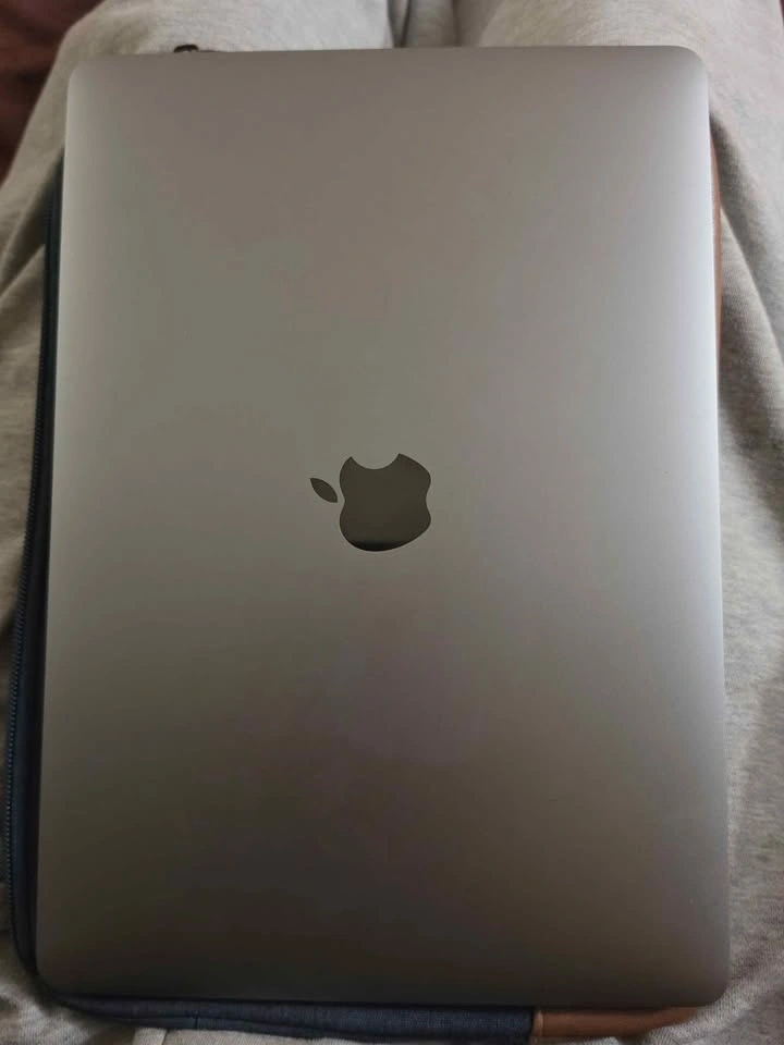 MacBook Pro 13-inch - photo 3