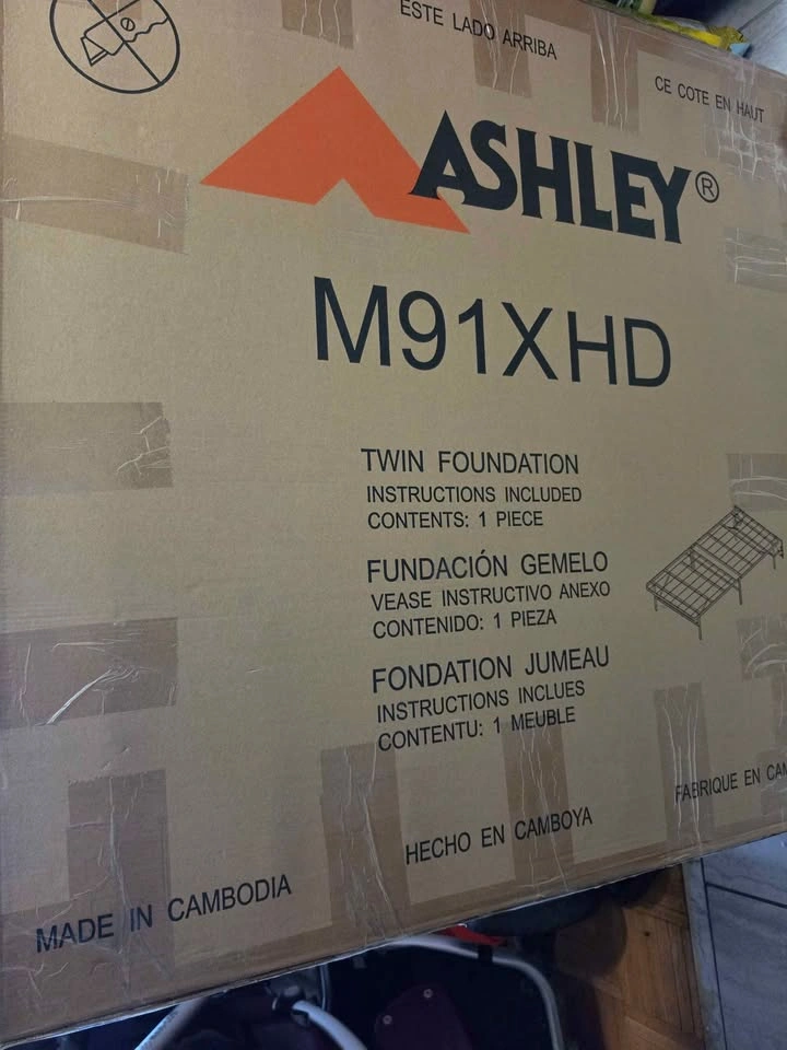 Twin Bed Brand new in box - photo 3