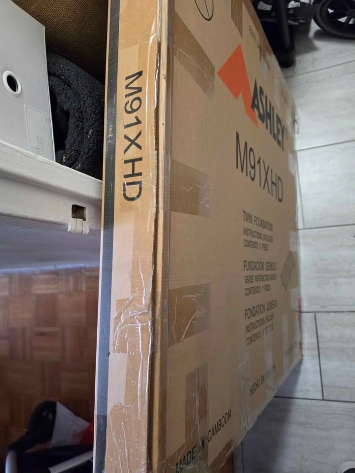 Twin Bed Brand new in box - photo 5