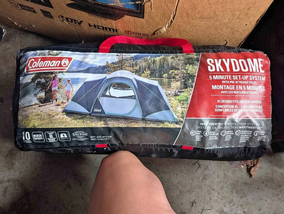 Coleman Skydome XL 10-Person Tent