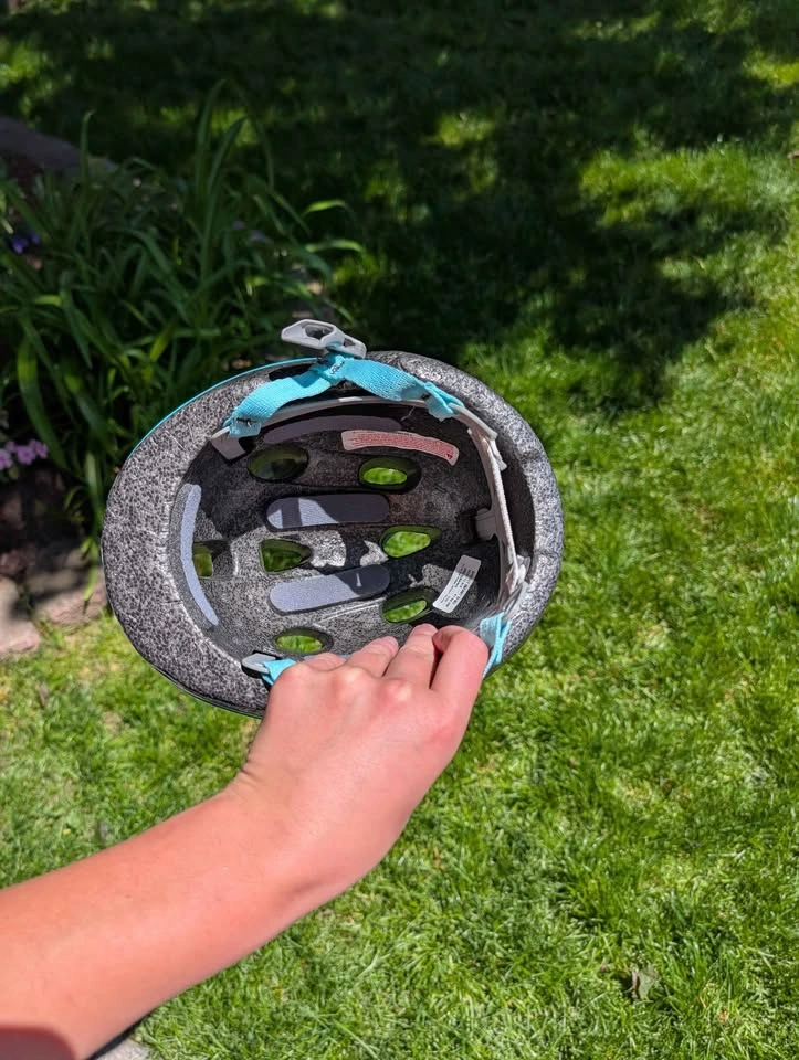 Bell child's bicycle helmet ocean design blue - photo 2