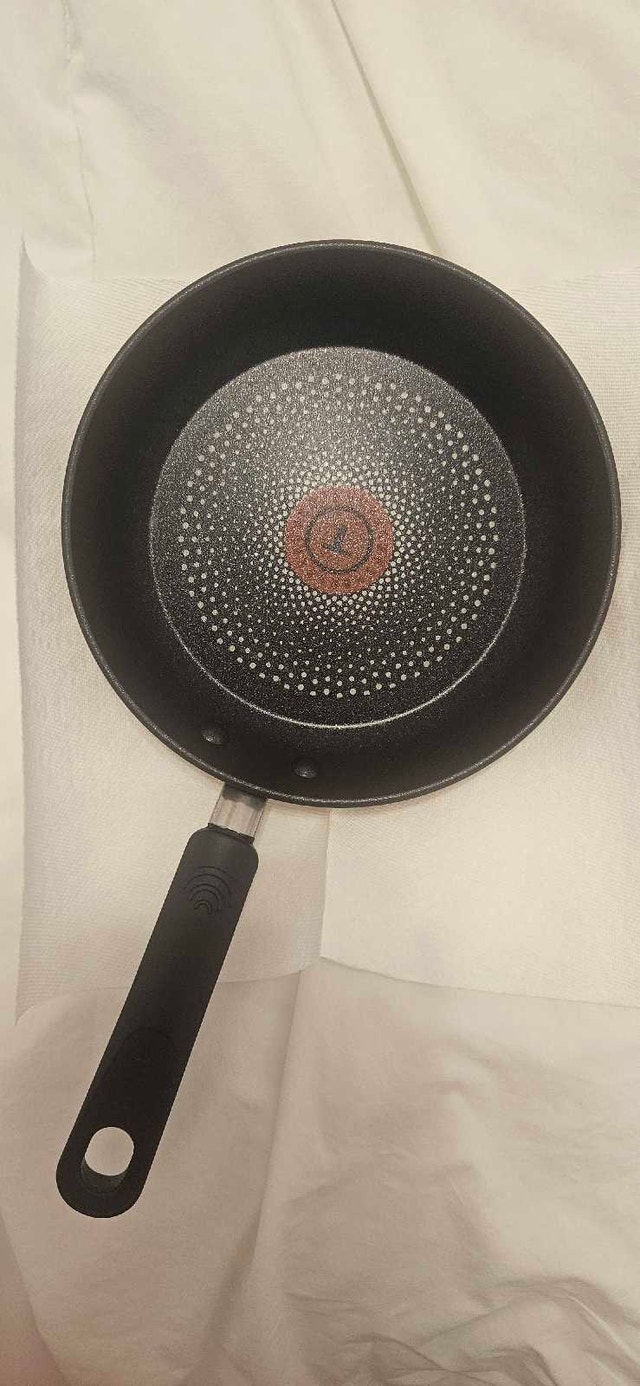 8 in T-fal Nonstick Fry Pan