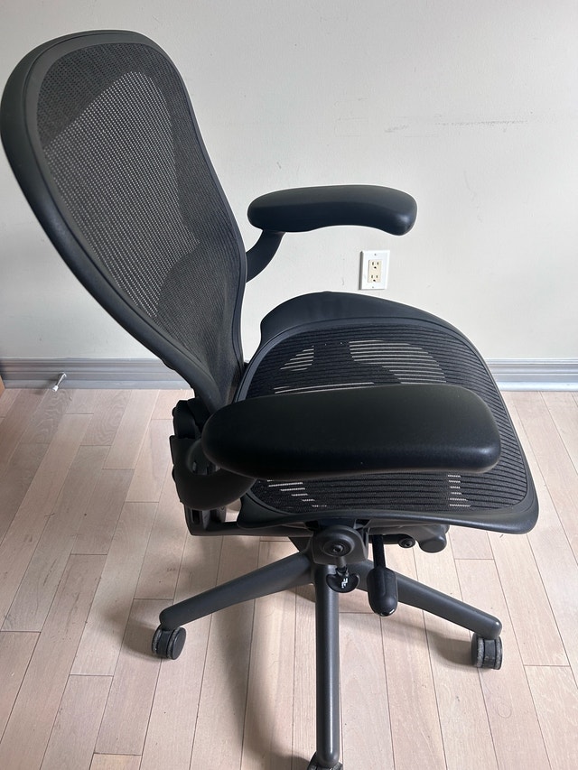 Herman Miller aeron chair - photo 5