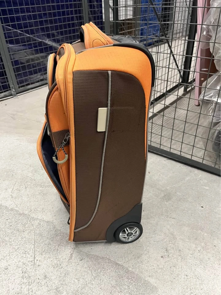 Small luggage - photo 4