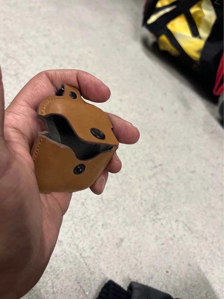 AirPod case - photo 3