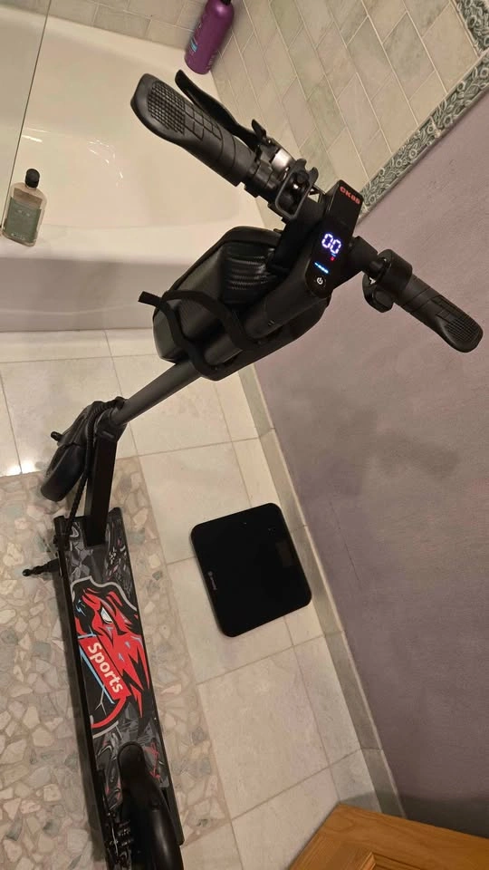 TOSUOO Electric Scooter, 350W, 36V 10.4Ah - photo 4