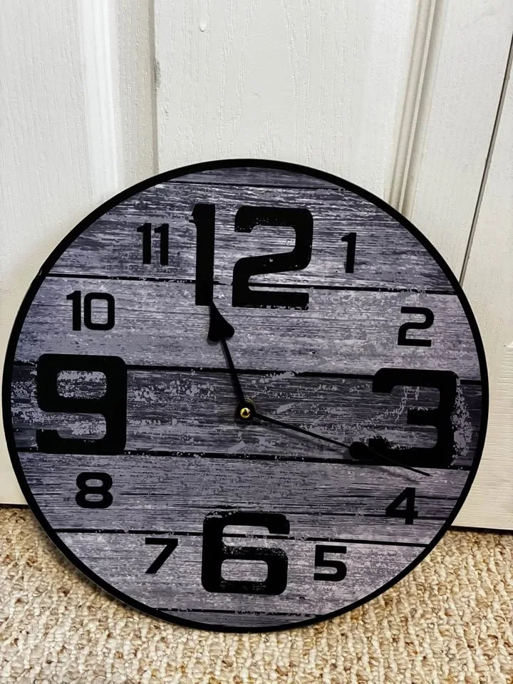 Purple wall clock image indicator(2)