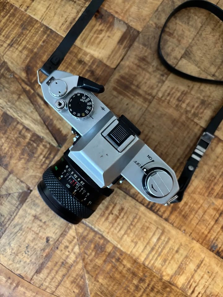 Yashica FX-2 35mm SLR Film Camera - photo 2