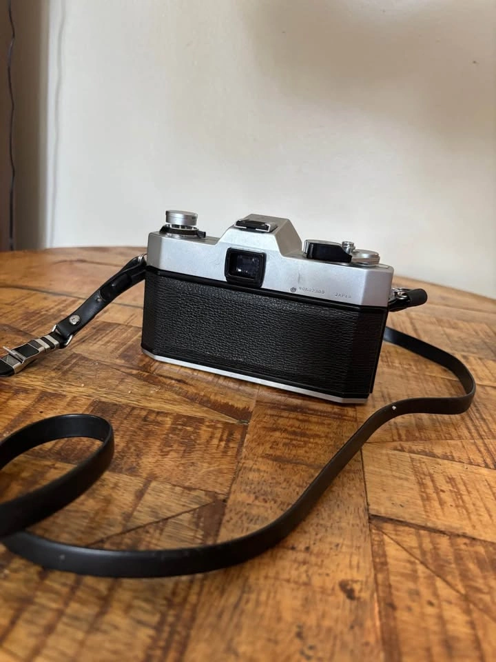 Yashica FX-2 35mm SLR Film Camera - photo 3