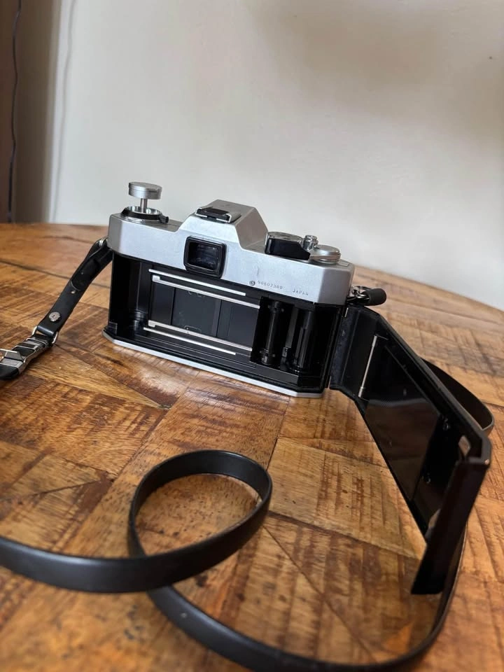 Yashica FX-2 35mm SLR Film Camera - photo 4