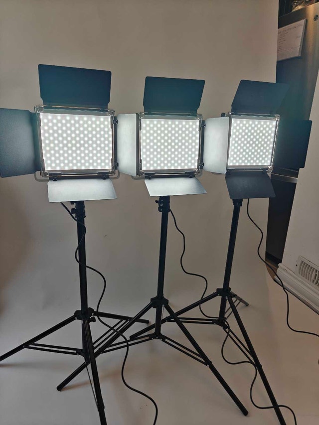 Neewer Smart LED Light Set - photo 2