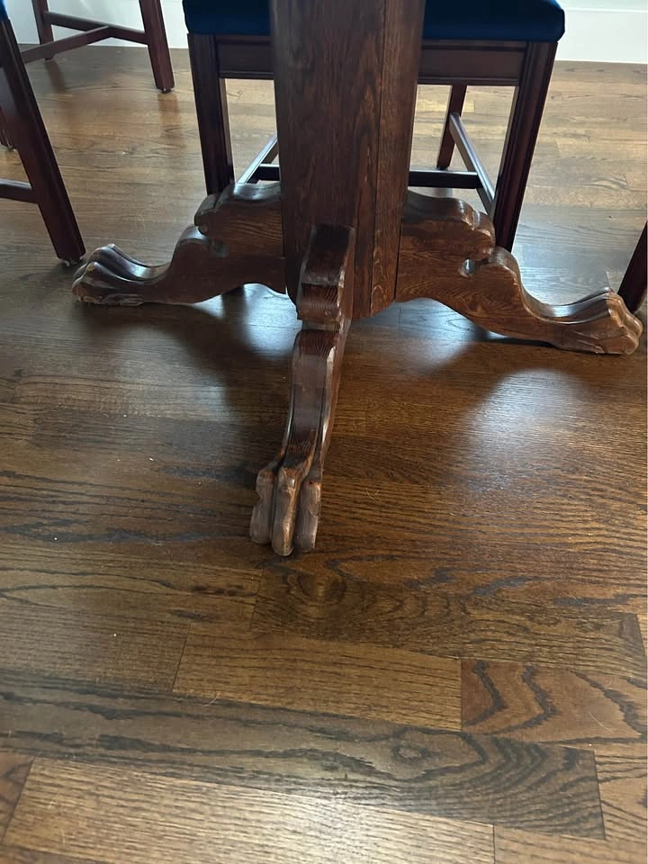 Solid Wood Dining Room Table with one leaf and 6 chairs - photo 3