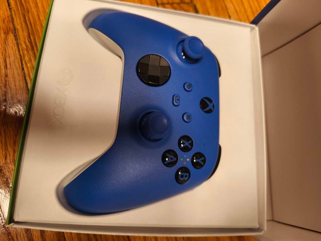 Microsoft Xbox One X Bundle with Controller and Games - photo 4