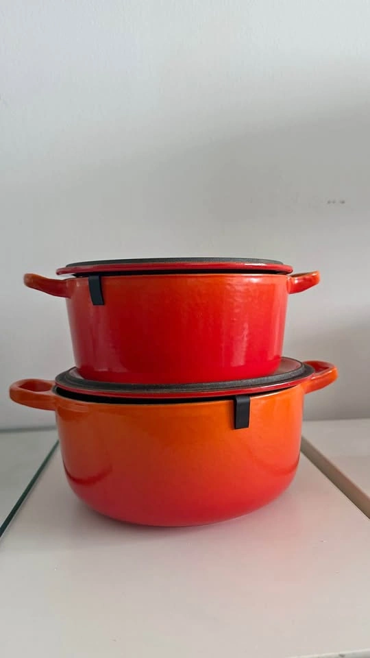 Le Creuset Dutch Ovens x2