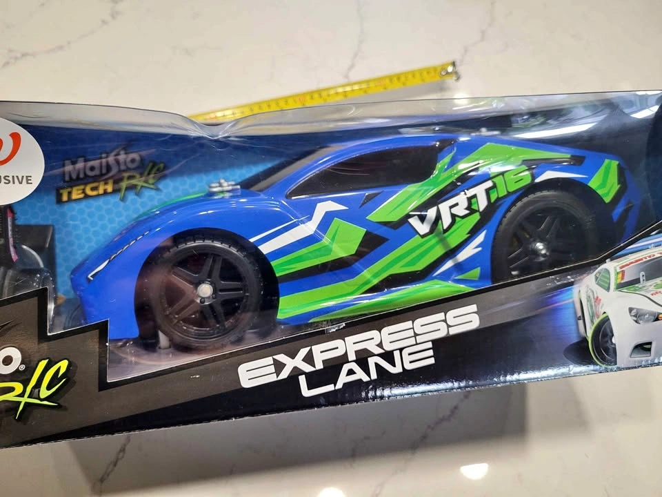 Maisto Tech R/C Express Lane Street Series (VRT16 edition)