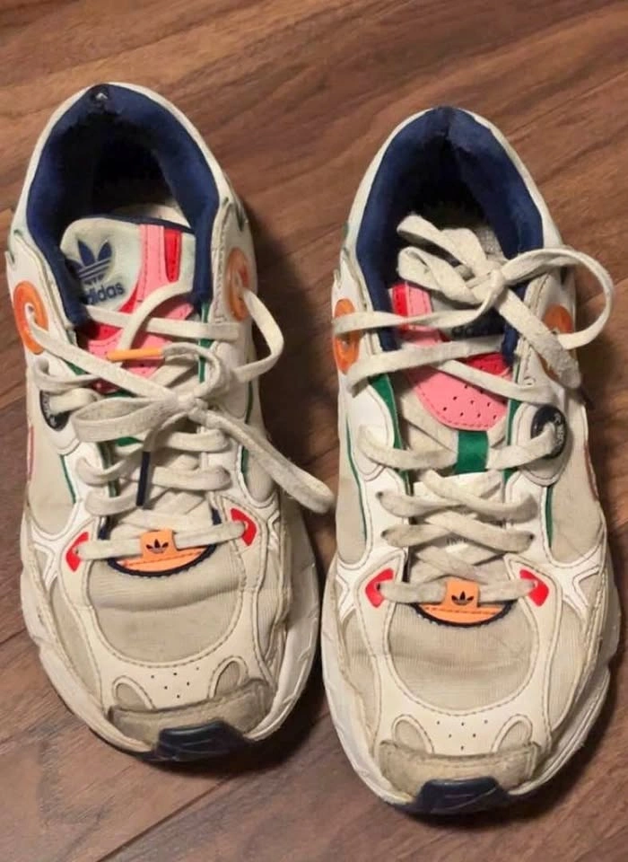 Adidas Runners - Size 6.5 / EU 38