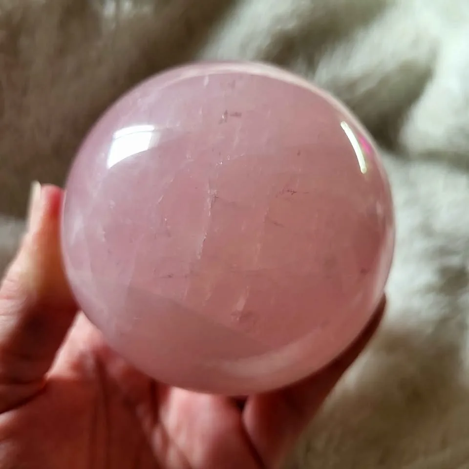 Rose Quartz Sphere - Large image indicator(5)