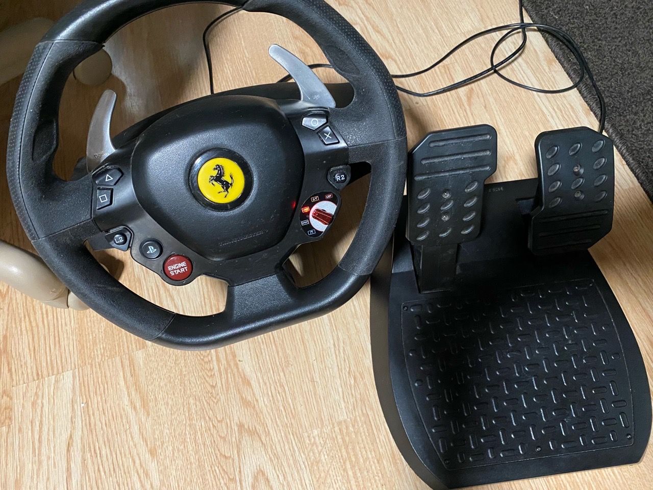 THRUSTMASTER T80 Ferrari 488gtb Edition Racing Wheel-PS4/PS5/PC