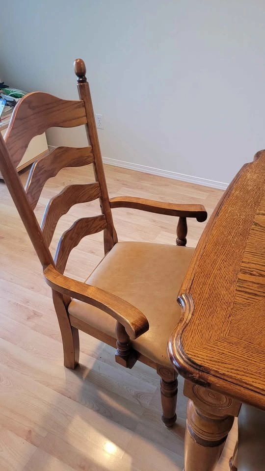Solid Oak Extendable Dining Table with 8 Matching Chairs - photo 2