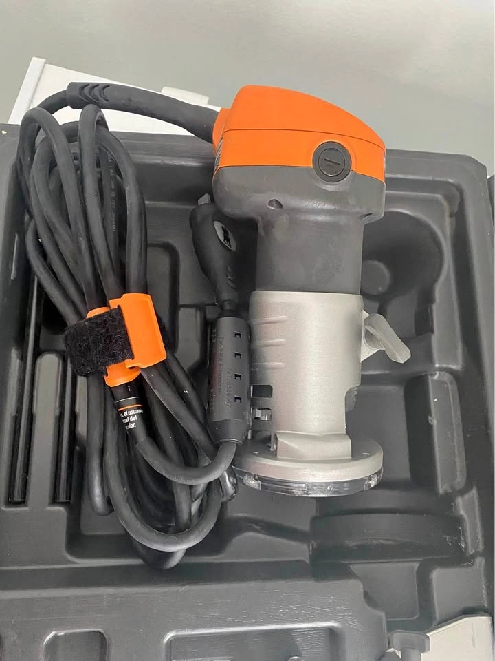 RIDGID R2400 Laminate trim router