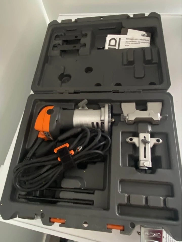 RIDGID R2400 Laminate trim router - photo 2