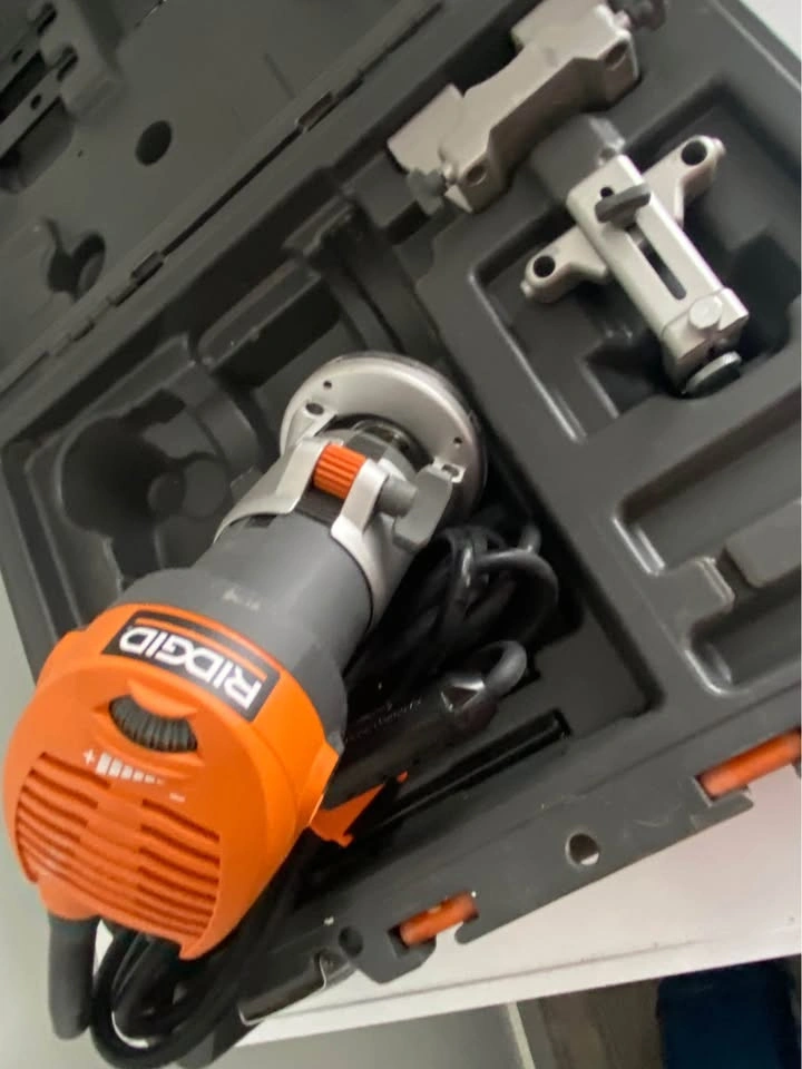 RIDGID R2400 Laminate trim router - photo 3