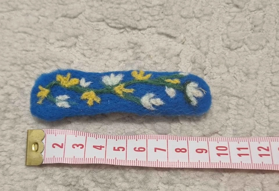 Handmade Embroidered Felt Hair Clip - photo 2