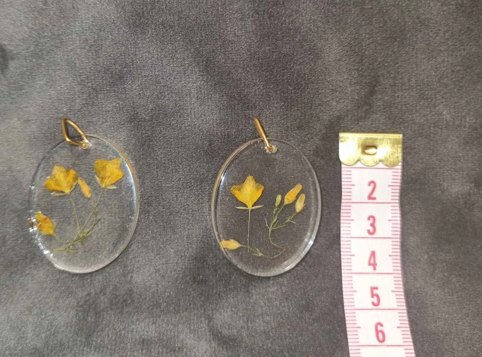 Handcrafted Botanical Resin Pendant - photo 2