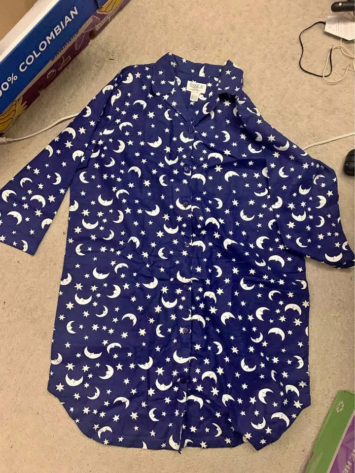 Night shirt thumbnail