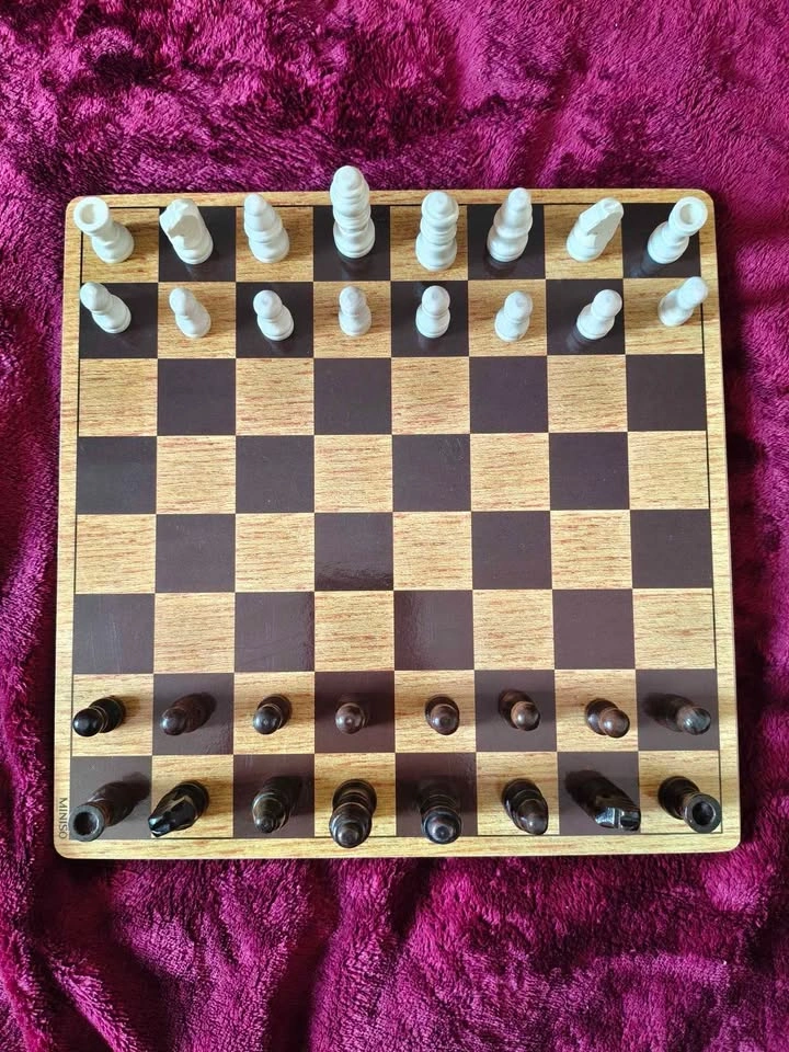 Small chess set in perfect condition - photo 4