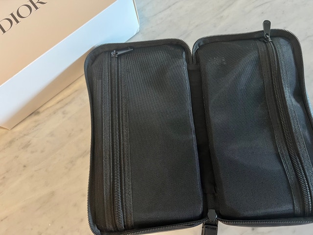 BNIB Dior Travel Case - photo 2