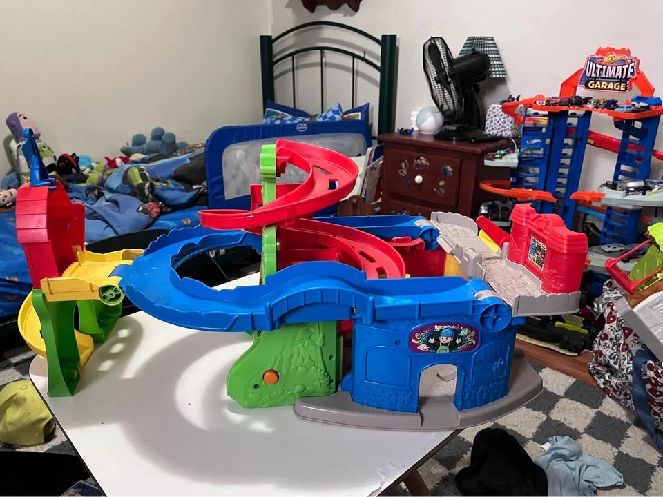 Fisher-Price Little People Sit 'N Stand Skyway racetrack - photo 3