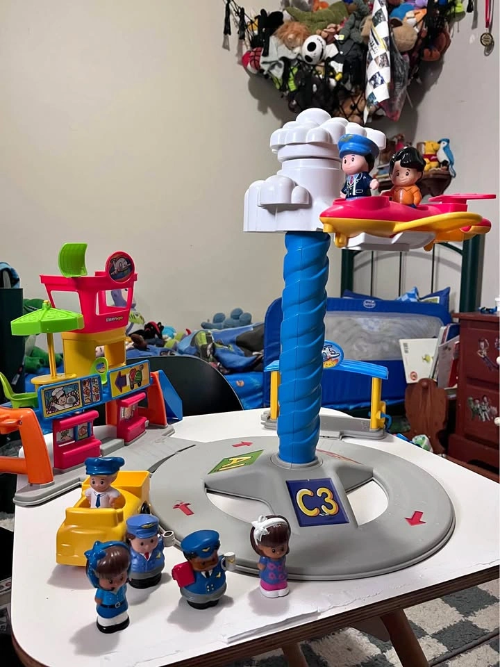Little people spinning airport