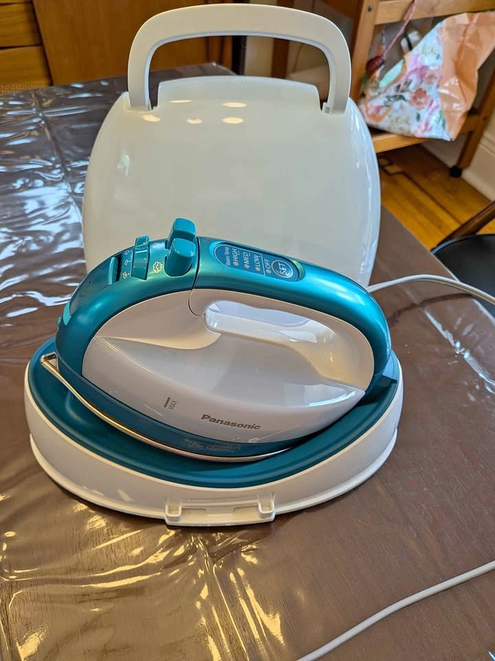 Panasonic 360° Cordless Steam Iron – NI-QL1000 – Quilting & Sewi