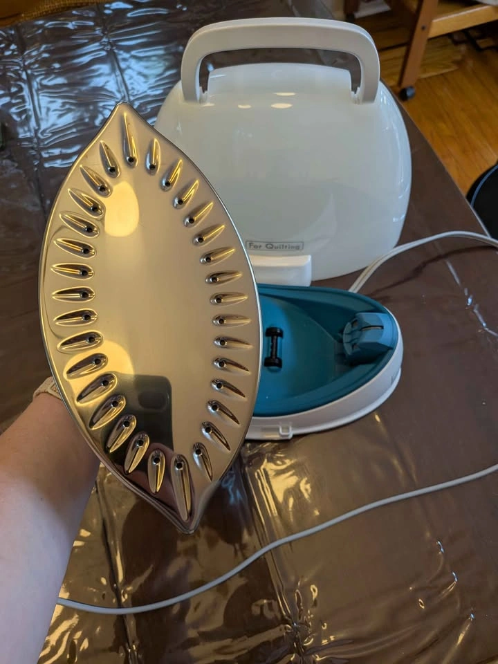 Panasonic 360° Cordless Steam Iron – NI-QL1000 – Quilting & Sewi - photo 4
