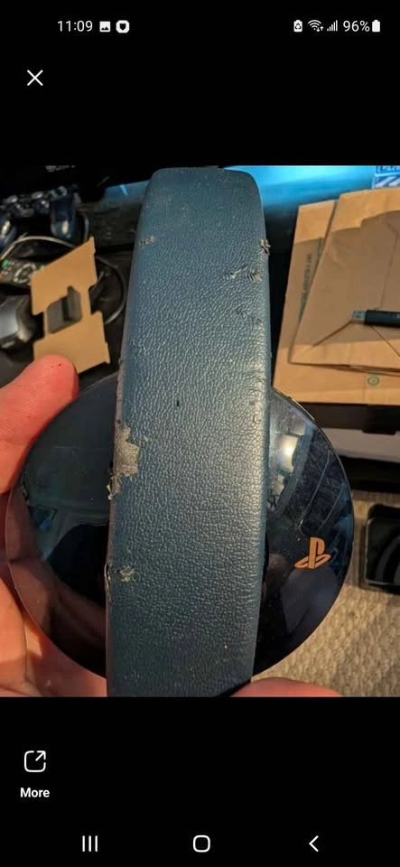 Ps4 gold limited edition headset - photo 2