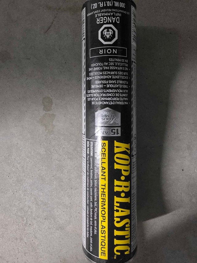 Thermoplastic sealant for roofing