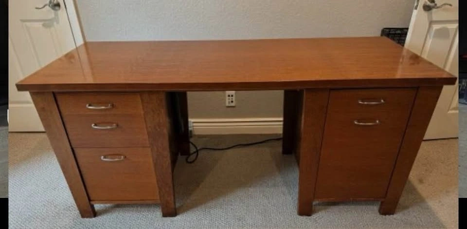 Wooden executive desk - photo 2