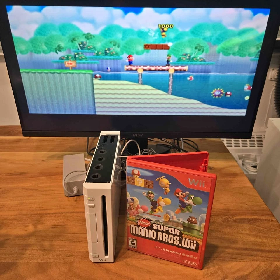 Mario bros wii. Shipping available. Good conditon tested.
