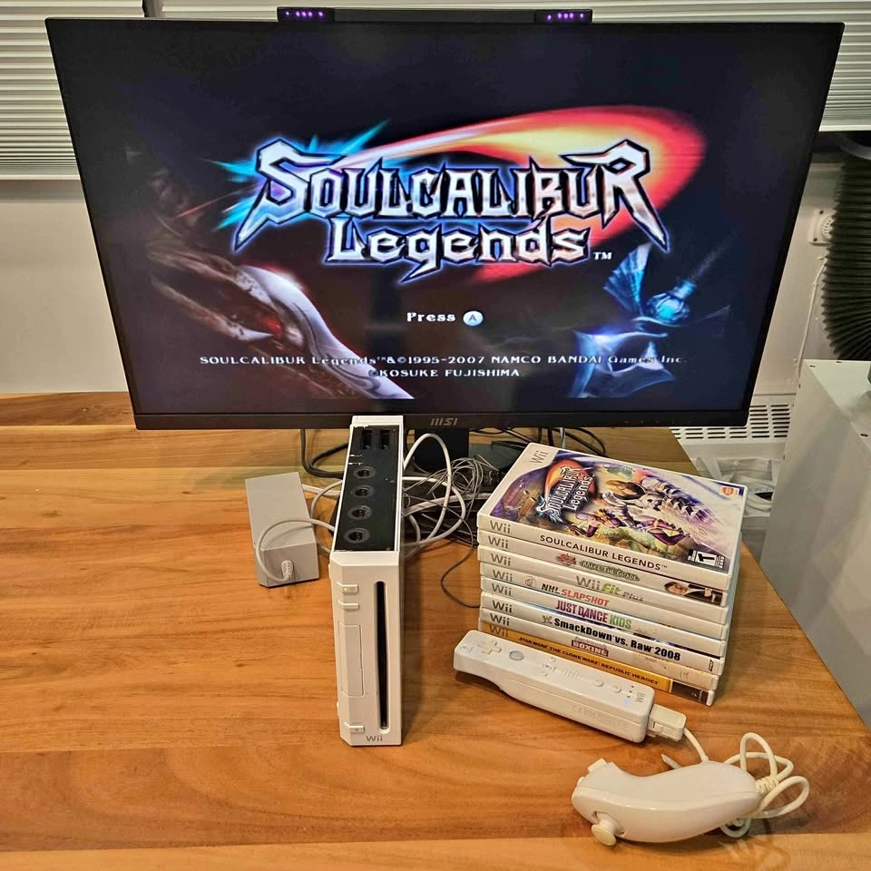 Wii bundle. Clean, complete, fully working. With everything.