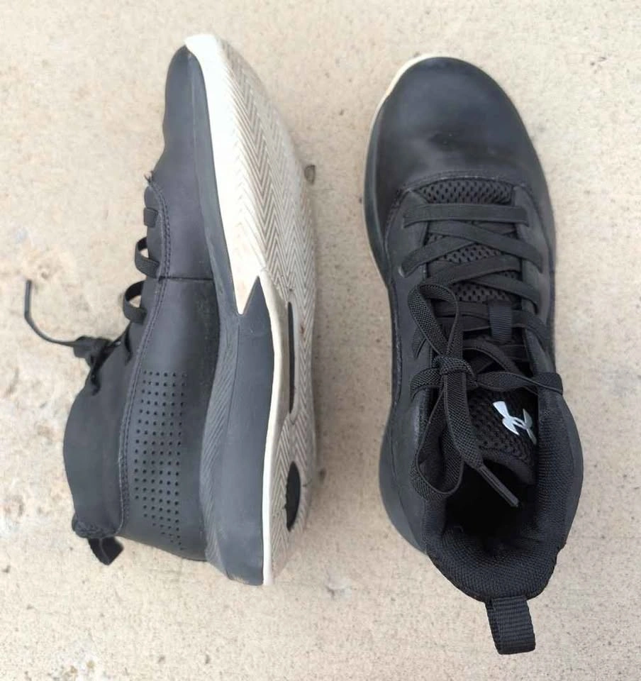 Size 5 boys runners - photo 2