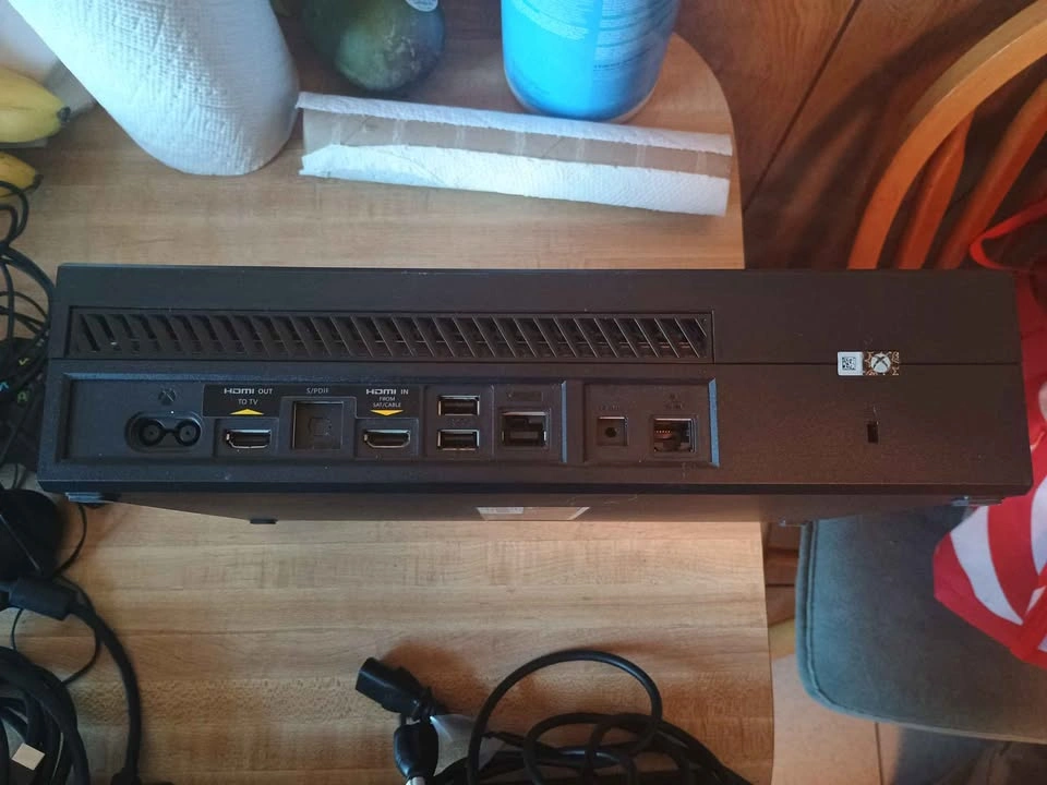 Xbox One 500gb + Kinect + Controller + Cords - photo 5