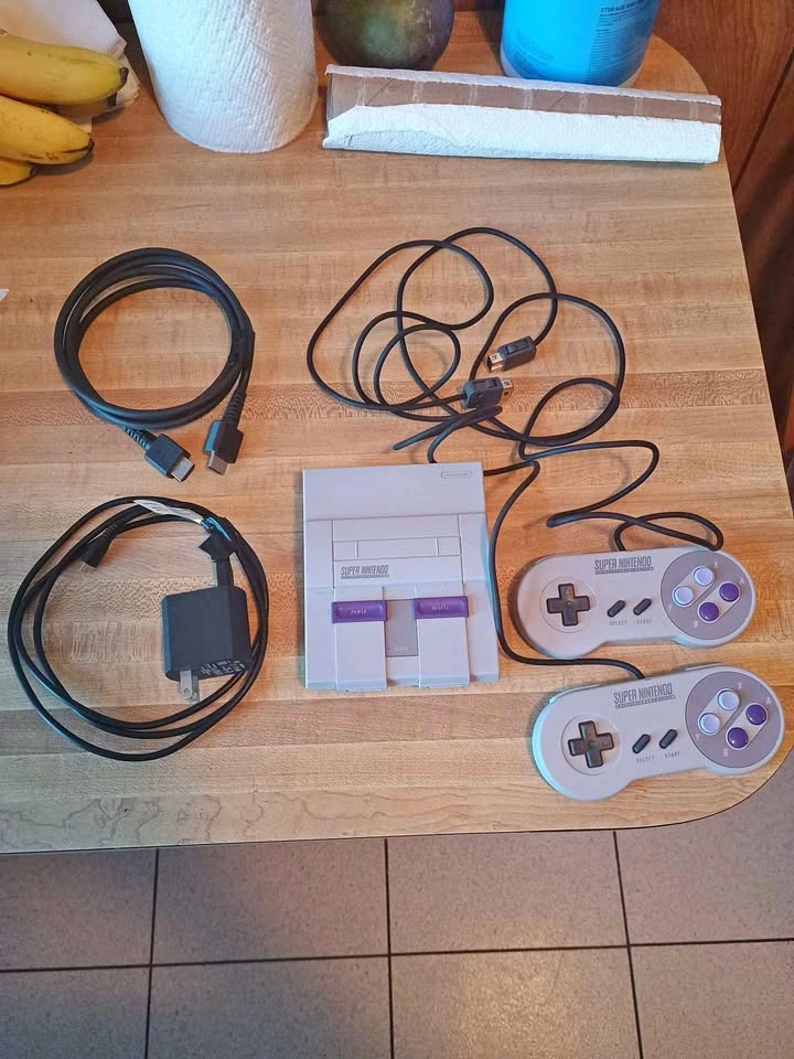 SNES Classic - Super Nintendo Mini CLV-201