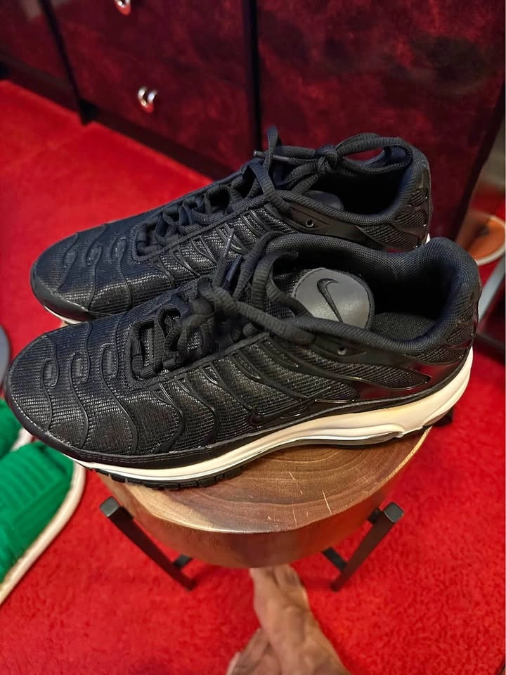 Women’s Nike shoes
