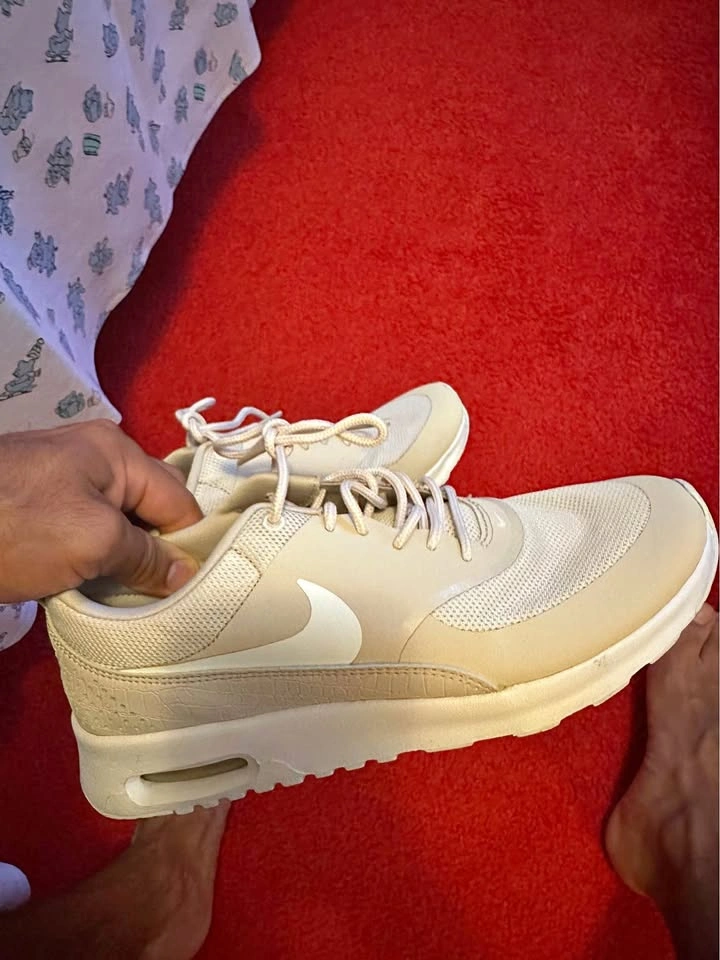 Women’s Nike Shoe